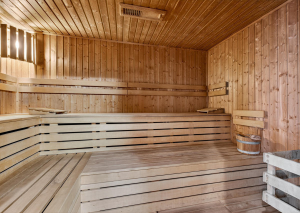 FRANK ZICHER – Predávame priestranný 3 izb. byt s výhľadom so spoločným bazénom a saunou na Kolibe