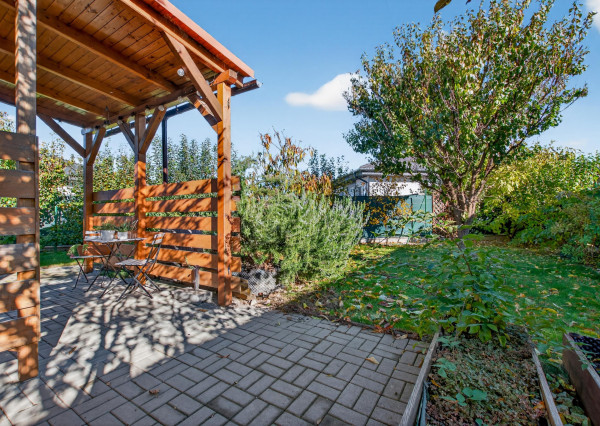 REZERVOVANÉ - Predávame samostatný 4.i rodinný dom s garážou a 4-árovým pozemkom, Bazalková, Malinovo