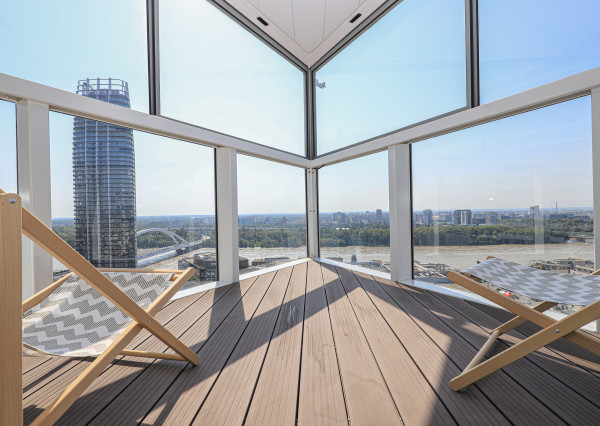 FRANK ZICHER - Prenajímame priestranný 3 izbový byt s výhľadom na Dunaj a Bratislavský hrad