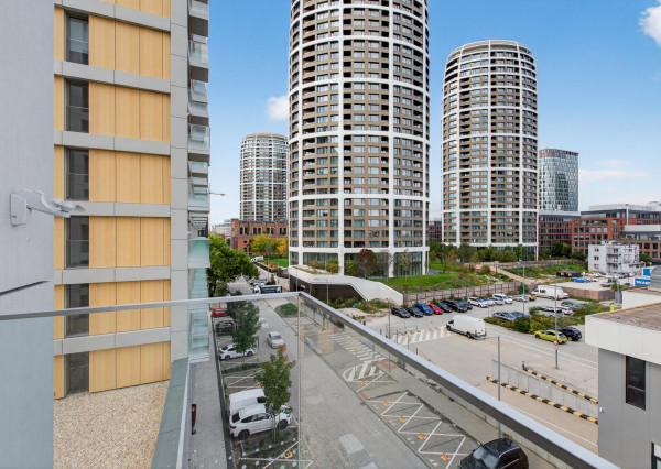 FRANK ZICHER - Predávame 3 izbový apartmán s 2 balkónmi v skolaudovanom projekte METROPOLIS v Downtowne, BA.I.