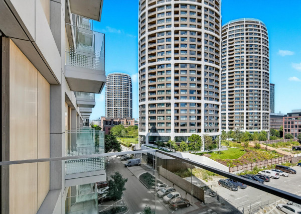 FRANK ZICHER - Predávame 3 izbový apartmán s 2 balkónmi v skolaudovanom projekte METROPOLIS v Downtowne, BA.I.