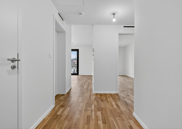 FRANK ZICHER - Predávame 3 izbový apartmán s 2 balkónmi v skolaudovanom projekte METROPOLIS v Downtowne, BA.I.