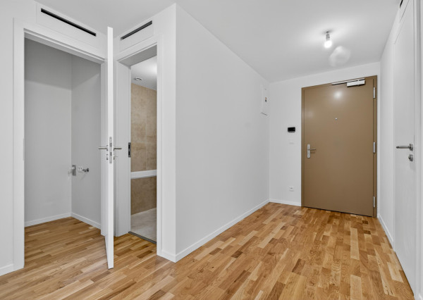 FRANK ZICHER - Predávame 3 izbový apartmán s 2 balkónmi v skolaudovanom projekte METROPOLIS v Downtowne, BA.I.