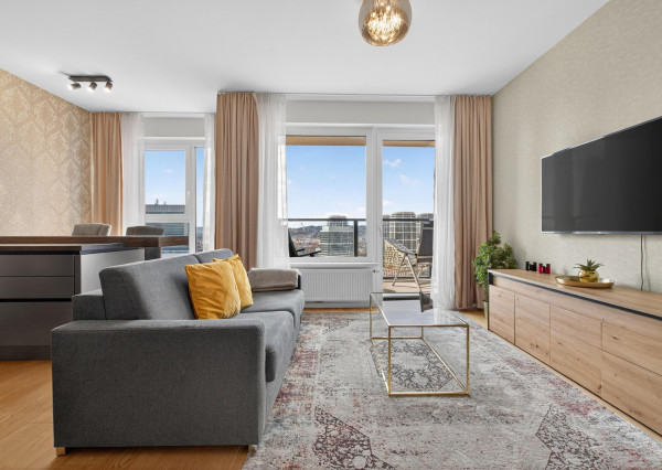 REZERVOVANÉ - Predávame nadštandardný 2. izbový byt v projekte Klingerka na 24. poschodí so západnou orientáciou a výhľadmi na hrad