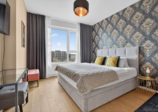 REZERVOVANÉ - Predávame nadštandardný 2. izbový byt v projekte Klingerka na 24. poschodí so západnou orientáciou a výhľadmi na hrad