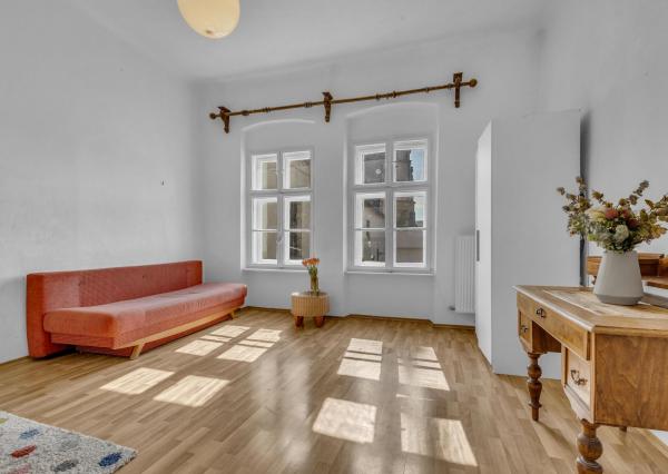 FRANK ZICHER – Predávame 2i byt s podkrovím / for sale: 2-room apartment with an attic and a valid permit