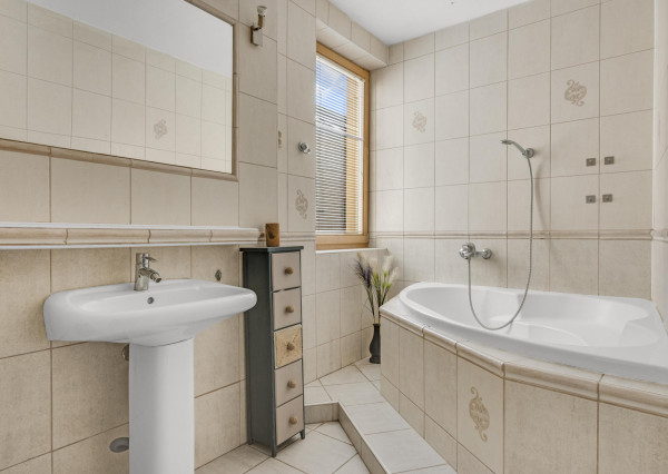 FRANK ZICHER - Prenajímame 2-izb. mezonet na Zochovej ulici s terasou s krásnym výhľadom na mesto