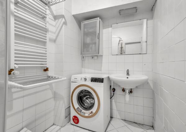 FRANK ZICHER – Predávame 2i byt s podkrovím / for sale: 2-room apartment with an attic and a valid permit