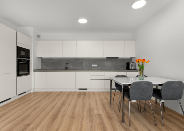 REZERVOVANÉ – Predávame 3 izb. exkluzívny byt v novostavbe so 180-stupňovým výhľadom na Bratislavu