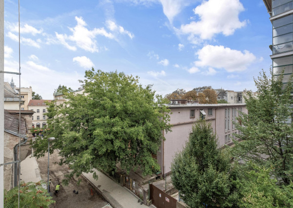 FRANK ZICHER – Predávame priestranný 4-izbový byt v obľúbenej lokalite, Fraňa Kráľa/ Puškinova