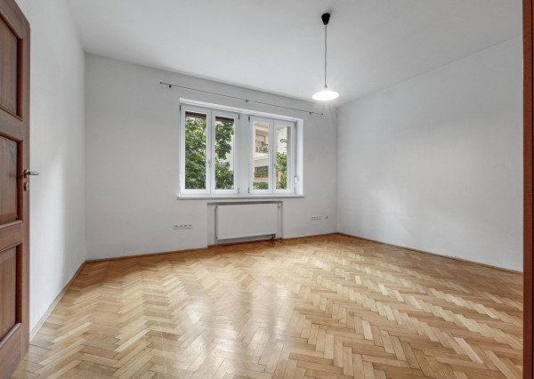 FRANK ZICHER – Predávame priestranný 4-izbový byt v obľúbenej lokalite, Fraňa Kráľa/ Puškinova