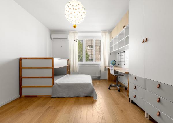 FRANK ZICHER – Predávame priestranný 4-izbový byt v obľúbenej lokalite s krásnym zeleným vnútroblokom