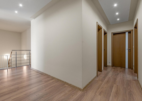 FRANK ZICHER – Predávame veľkometrážny 4.i byt s 2 terasami a výhľadmi na mesto aj Karpaty