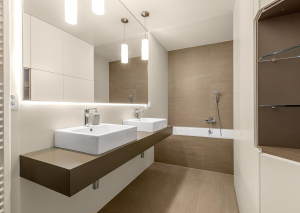 FRANK ZICHER – Predávame veľkometrážny 4.i byt s 2 terasami a výhľadmi na mesto aj Karpaty