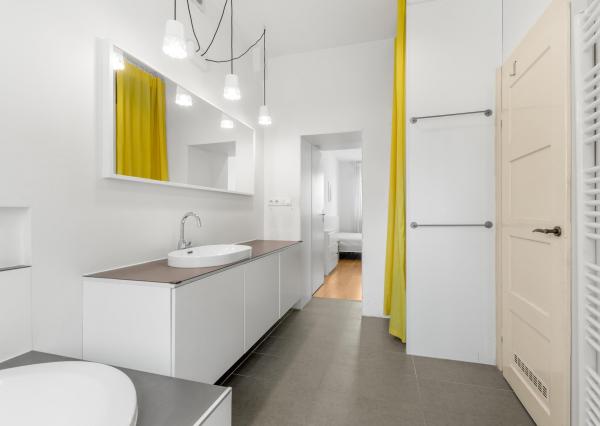 FRANK ZICHER – Predávame priestranný 4-izbový byt v obľúbenej lokalite s krásnym zeleným vnútroblokom