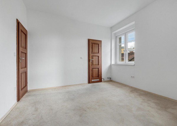 FRANK ZICHER – Predávame priestranný 4-izbový byt v obľúbenej lokalite, Fraňa Kráľa/ Puškinova