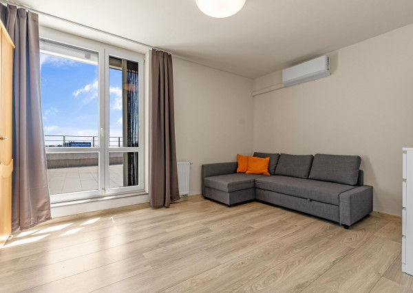 FRANK ZICHER – Predávame veľkometrážny 4.i byt s 2 terasami a výhľadmi na mesto aj Karpaty