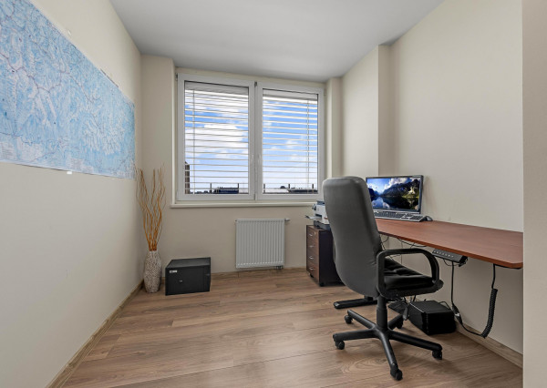 FRANK ZICHER – Predávame veľkometrážny 4.i byt s 2 terasami a výhľadmi na mesto aj Karpaty