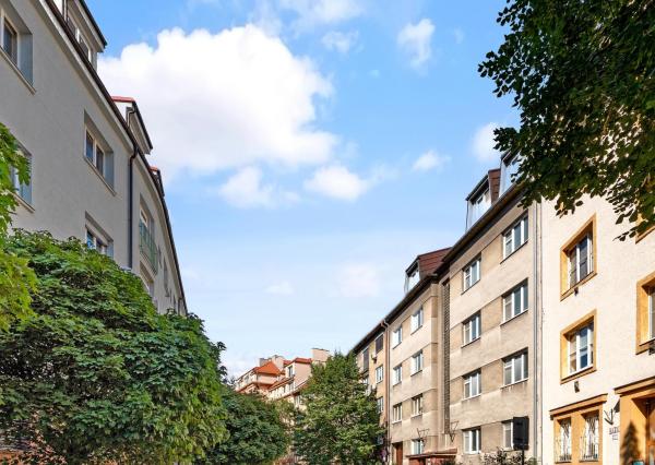 FRANK ZICHER – Predávame priestranný 4-izbový byt v obľúbenej lokalite s krásnym zeleným vnútroblokom