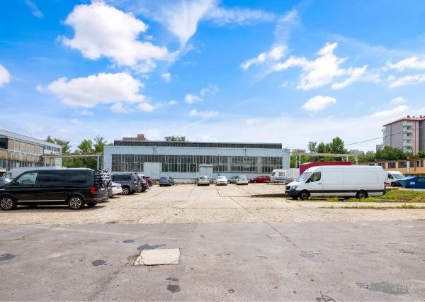 FRANK ZICHER – Prenajímame voľné plochy na parkovanie, skladovanie, skladovacie priestory, Agátova ulica – Dúbravka