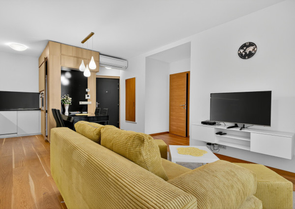 FRANK ZICHER - Predávame útulný 2 izbový byt vo veži II s výhľadom na hrad, projekt PANORAMA CITY