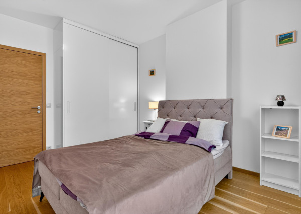 FRANK ZICHER - Prenajímame 2i byt s lodžiou a výhľadom na Staré Mesto v projekte PANORAMA CITY