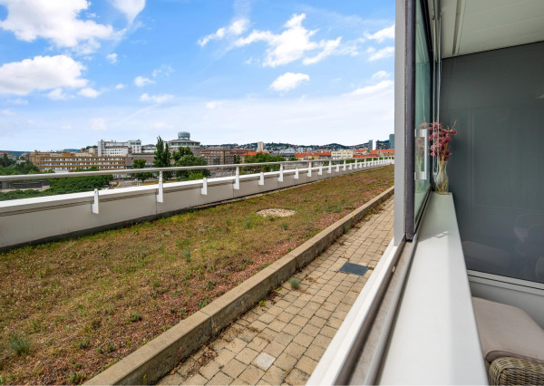 FRANK ZICHER - Prenajímame 2i byt s lodžiou a výhľadom na Staré Mesto v projekte PANORAMA CITY