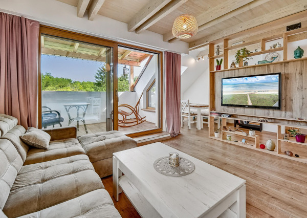 FRANK ZICHER – Predávame rodinný dom v Ivanke pri Dunaji so samostatnou obytnou jednotkou a garážou