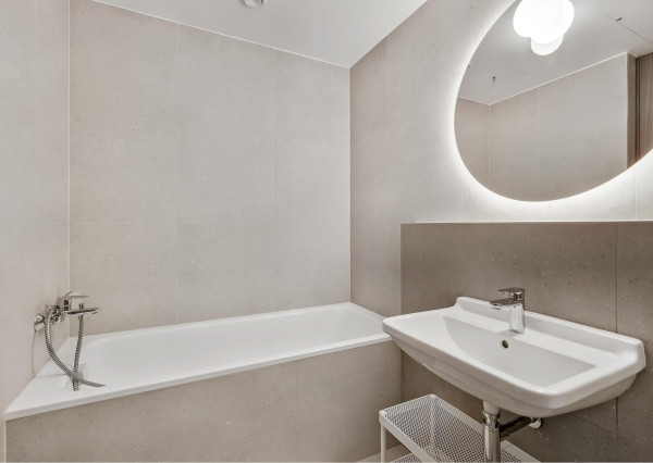 Predávame apartmán s balkónom v projekte METROPOLIS, s možnosťou okamžitého nasťahovania