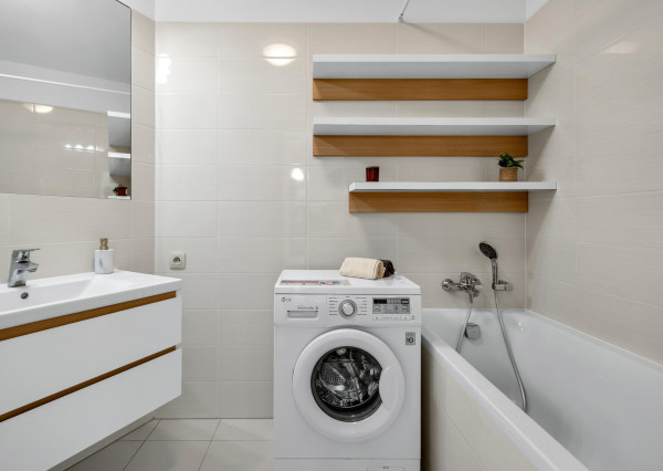 FRANK ZICHER - Prenajímame 2i byt s lodžiou a výhľadom na Staré Mesto v projekte PANORAMA CITY