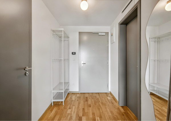 Predávame apartmán s balkónom v projekte METROPOLIS, s možnosťou okamžitého nasťahovania