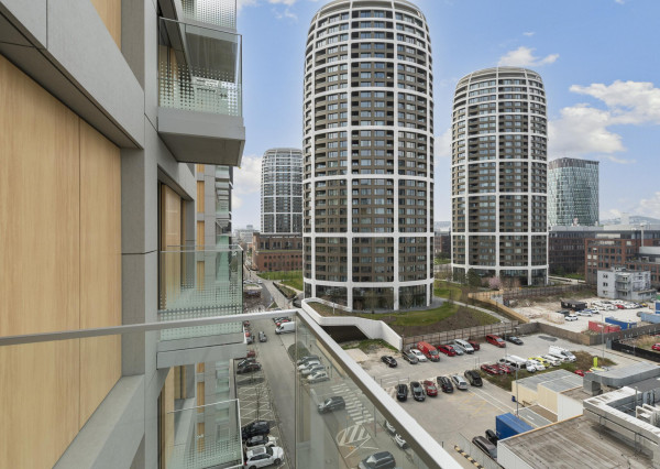 REZERVOVANÉ - Predávame 3 izbový apartmán s 2 balkónmi v skolaudovanom projekte METROPOLIS v Downtowne, BA.I.