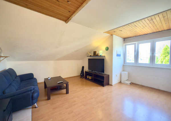 FRANK ZICHER – Predávame rodinný dom v Ivanke pri Dunaji so samostatnou obytnou jednotkou a garážou