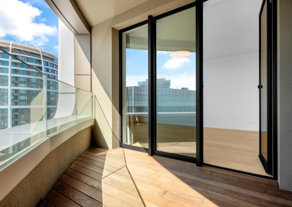 PRENAJATÉ - Prenajímame ešte neobývaný 4i byt na 22 poschodí s pekným výhľadom, SKY PARK RESIDENCE 4