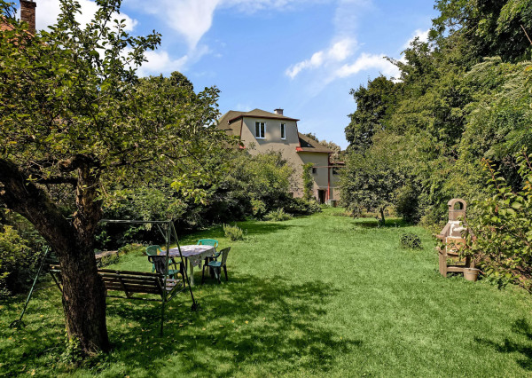 FRANK ZICHER - Predávame rodinný dom s velkým pozemkom 928m2 v Horskom parku, Gorazdova ulica