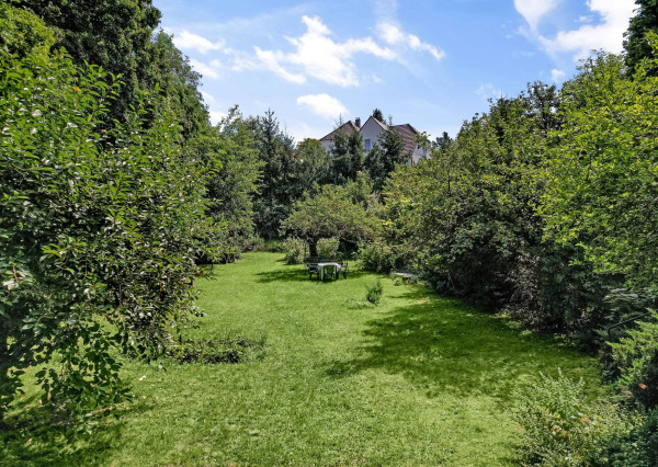 FRANK ZICHER - Predávame rodinný dom s velkým pozemkom 928m2 v Horskom parku, Gorazdova ulica