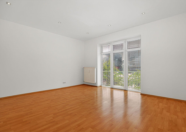 Predávame - Priestranný 3,5 izbový byt s balkónom pri Modrom kostolíku na Bezručovej ulici