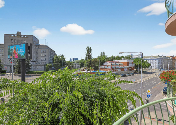 Predávame - Priestranný 3,5 izbový byt s balkónom pri Modrom kostolíku na Bezručovej ulici