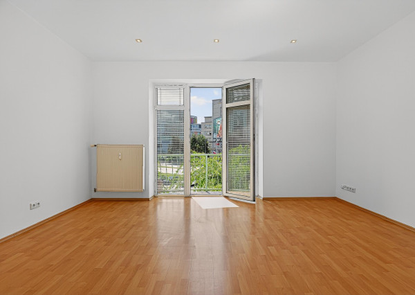 Predávame - Priestranný 3,5 izbový byt s balkónom pri Modrom kostolíku na Bezručovej ulici