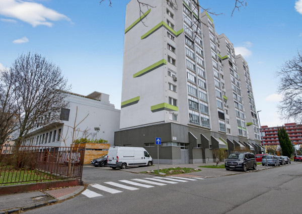 Prenajímame dizajnový 1-izbový byt s balkónom na Martinčekovej ulici