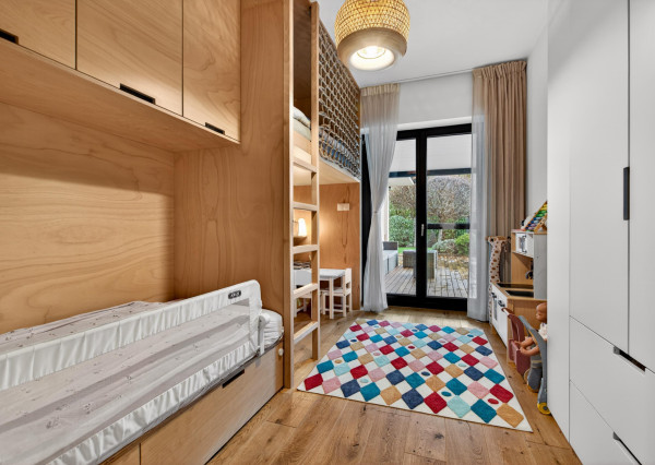 Predávame moderný  bungalov s bazénom v Rusovciach