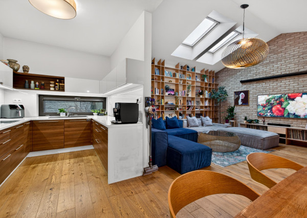 Predávame moderný  bungalov s bazénom v Rusovciach