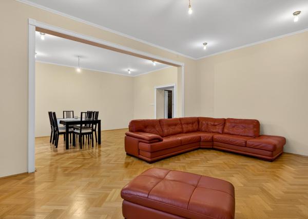 Prenajímame veľkometrážny byt pri Horskom parku