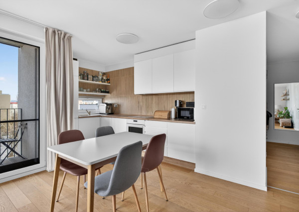 Prenajímame moderný byt na Seberíniho ulici s parkovacím miestom v garáži