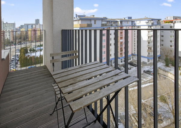 Prenajímame moderný byt na Seberíniho ulici s parkovacím miestom v garáži