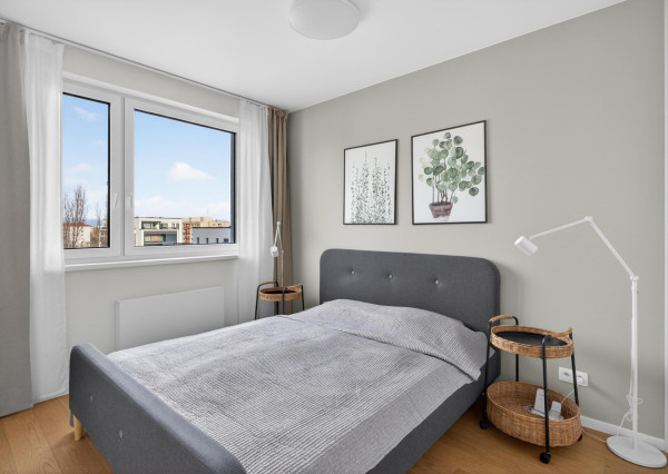 Prenajímame moderný byt na Seberíniho ulici s parkovacím miestom v garáži