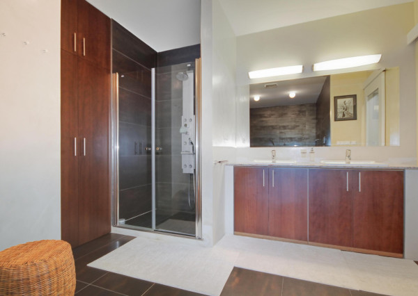 Prenajímame veľkometrážny byt s veľkou záhradou v obľúbenom projekte Condominium Renaissance