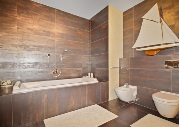 Prenajímame veľkometrážny byt s veľkou záhradou v obľúbenom projekte Condominium Renaissance