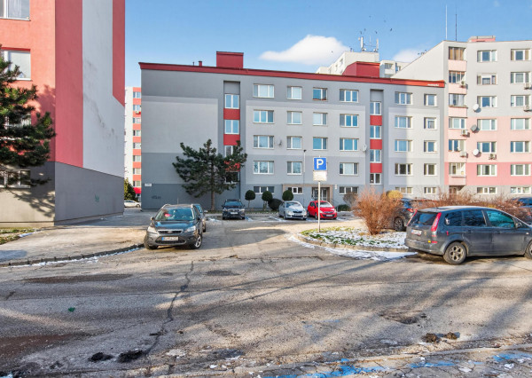 Predávame priestranný  4-izbový byt (85 m²) v blízkosti jazera Draždiak, Ľubovnianska ulica