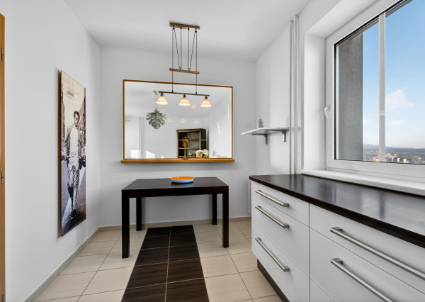 Predávame priestranný 3-izbový byt v atraktívnej lokalite pri Horskom parku